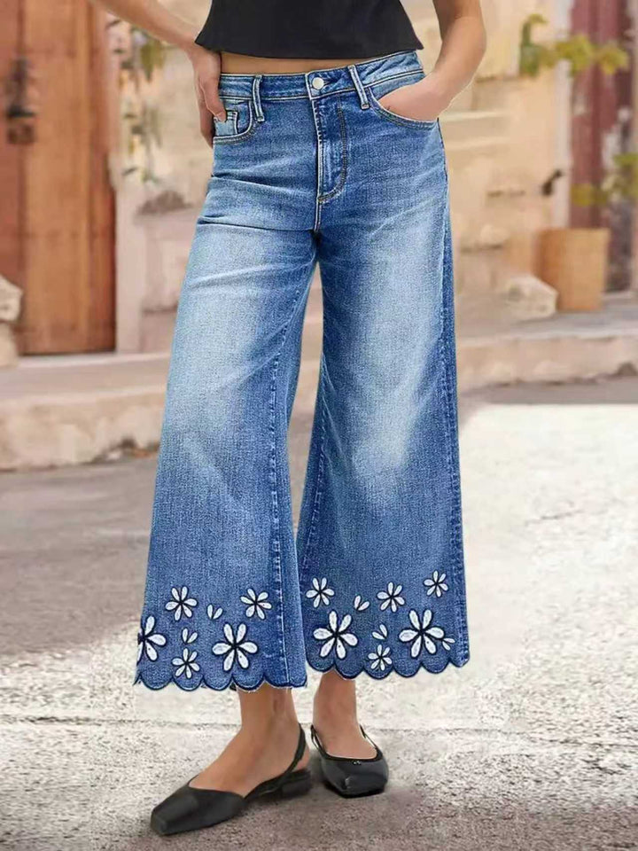 Fashionable embroidered loose-fitting casual stretch cropped jeans