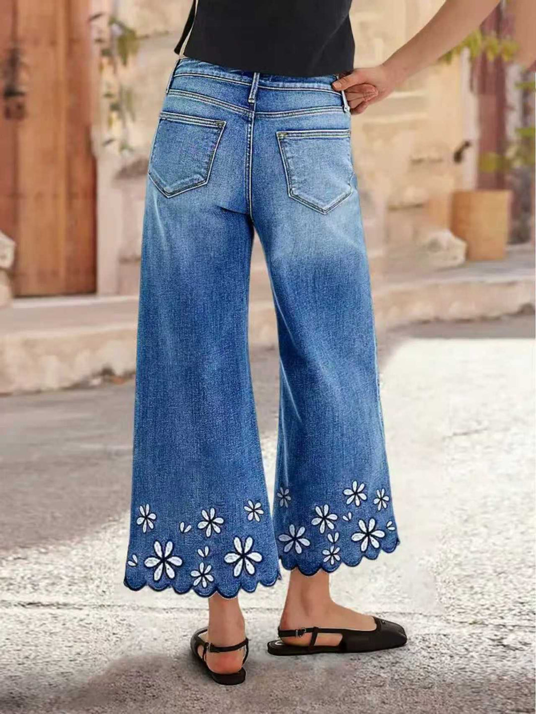 Fashionable embroidered loose-fitting casual stretch cropped jeans
