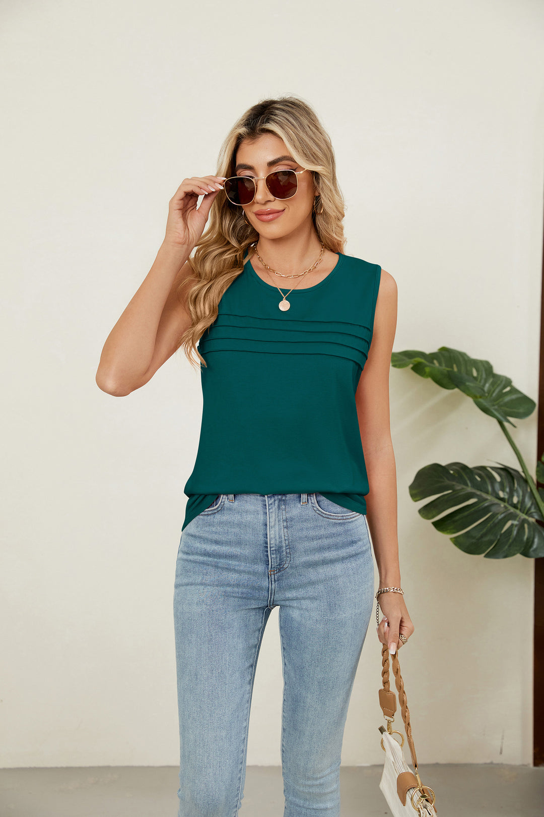 Solid color crew neck loose sleeveless T-shirt vest