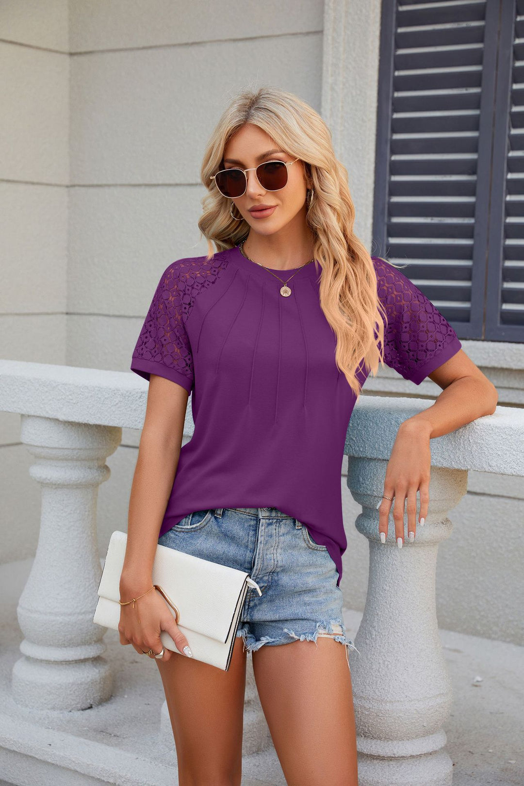 Solid color round neck short-sleeved T-shirt with lace trim