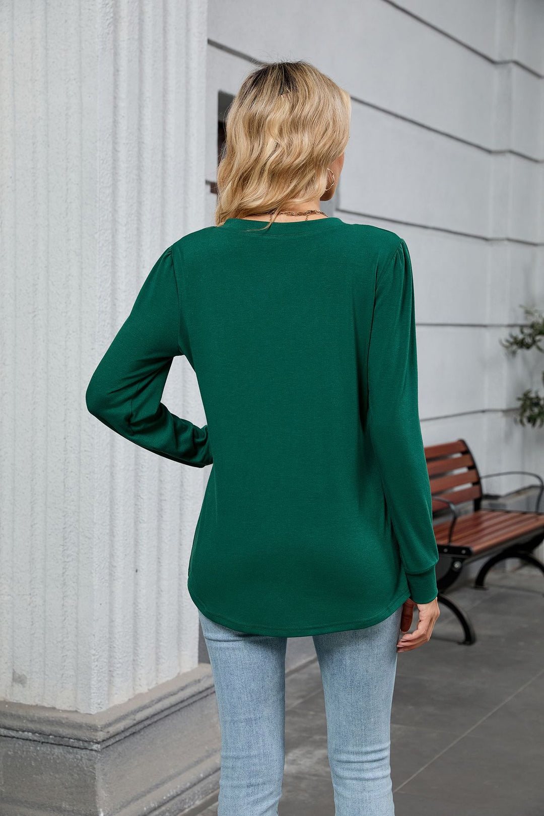 V-neck loose long-sleeved T-shirt top