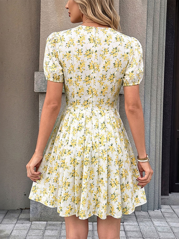 V-neck puff sleeve fitted waist floral dress