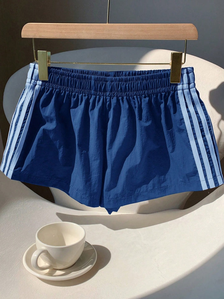 Contrast Side Stripe Elastic Waist Casual Shorts