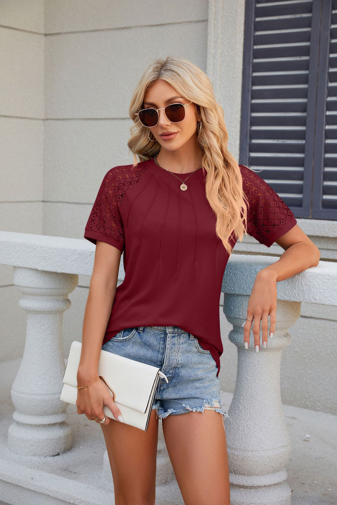 Solid color round neck short-sleeved T-shirt with lace trim