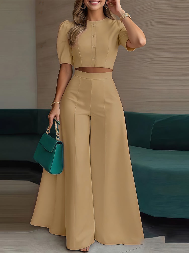 Stylish and casual two-piece set of short top and trousers