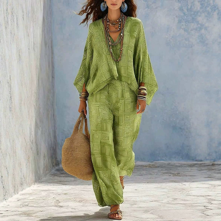 V-neck loose-fitting patterned casual two-piece set
