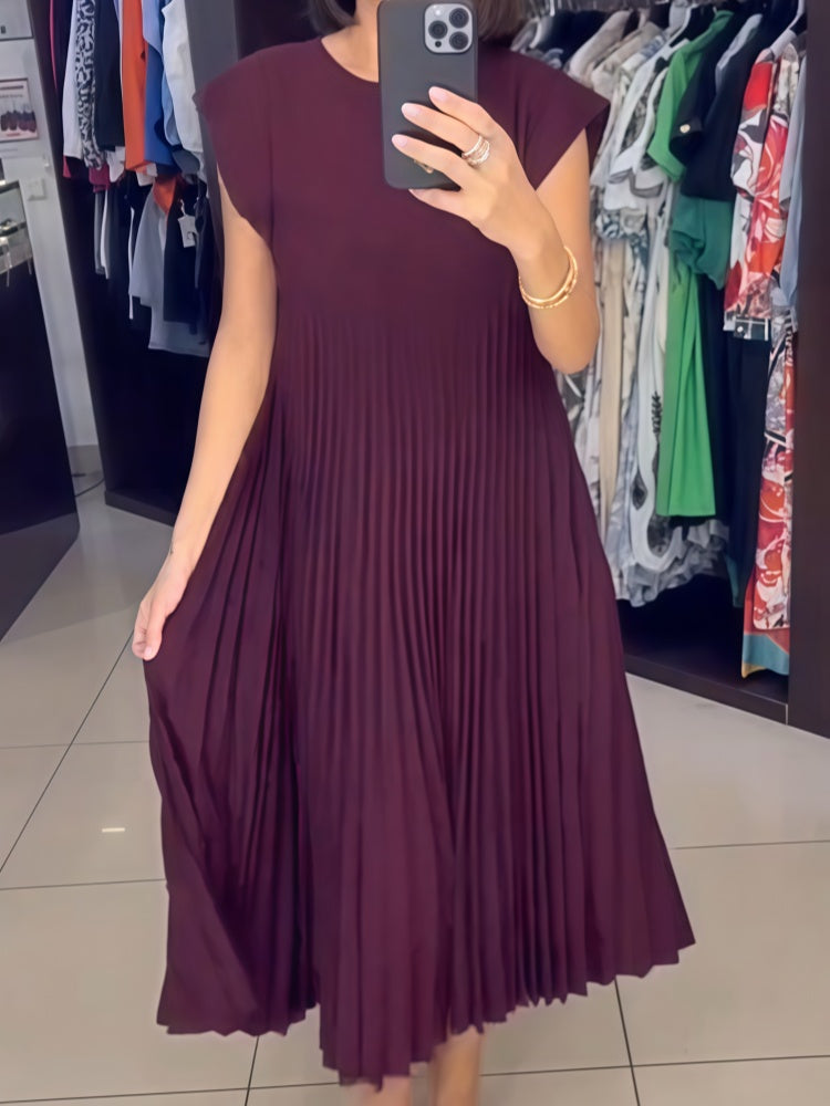 Fashionable round neck sleeveless pleated dress for women