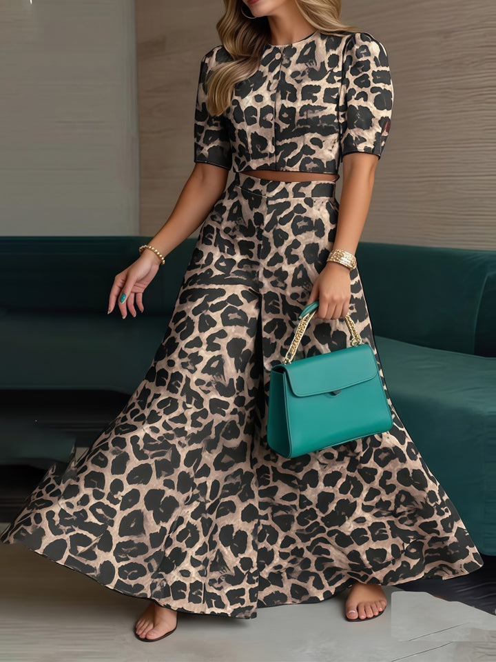 Stylish and casual two-piece set of short top and trousers