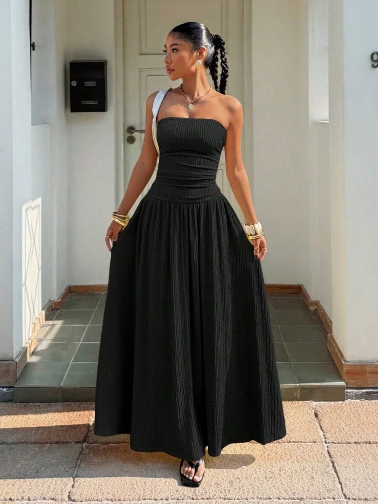Sleeveless elegant sexy fitted strapless dress