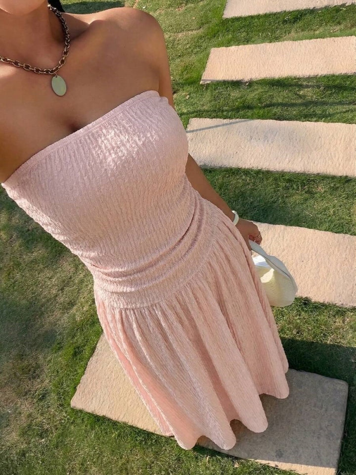 Sleeveless elegant sexy fitted strapless dress