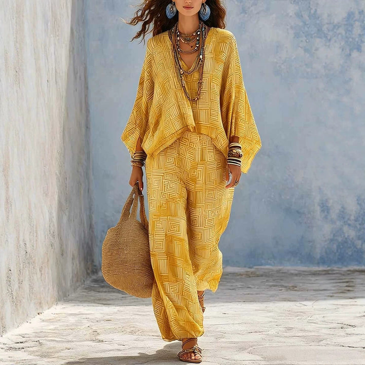 V-neck loose-fitting patterned casual two-piece set