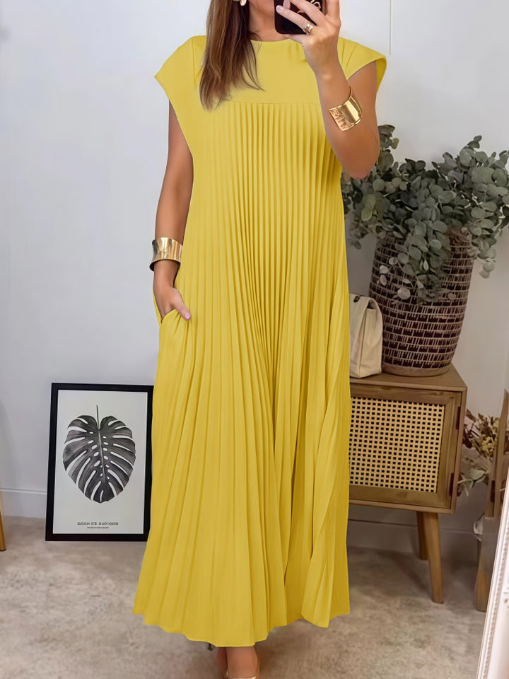 Fashionable round neck sleeveless pleated dress for women