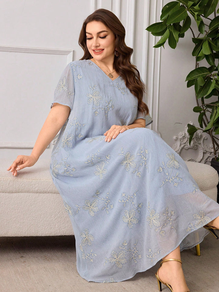 Loose V-neck embroidered long dress