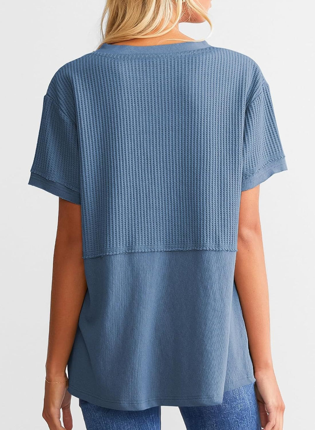 V-neck pullover shirt with belted waist