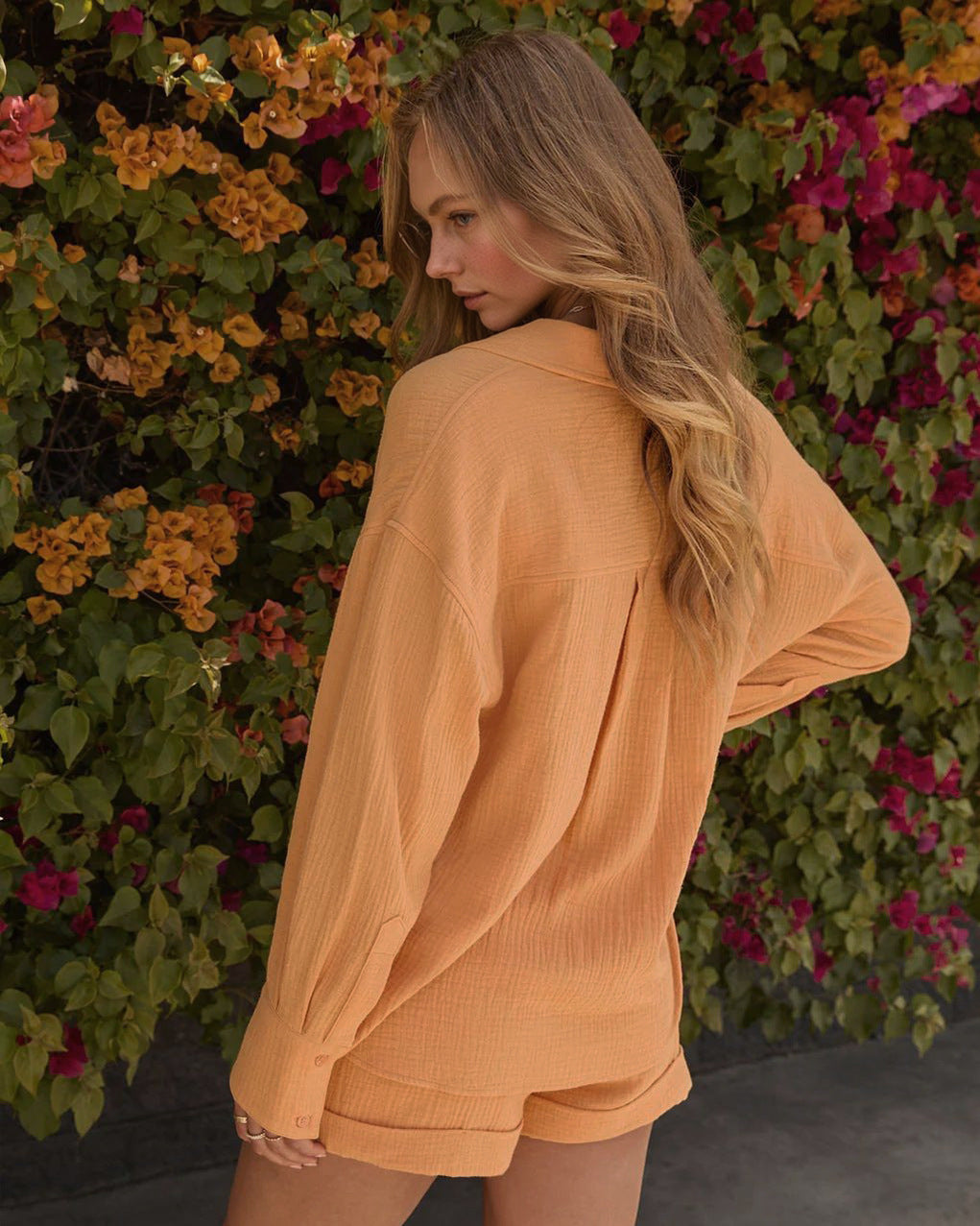 Casual collared long-sleeved shirt and high-waisted drawstring pocket shorts set
