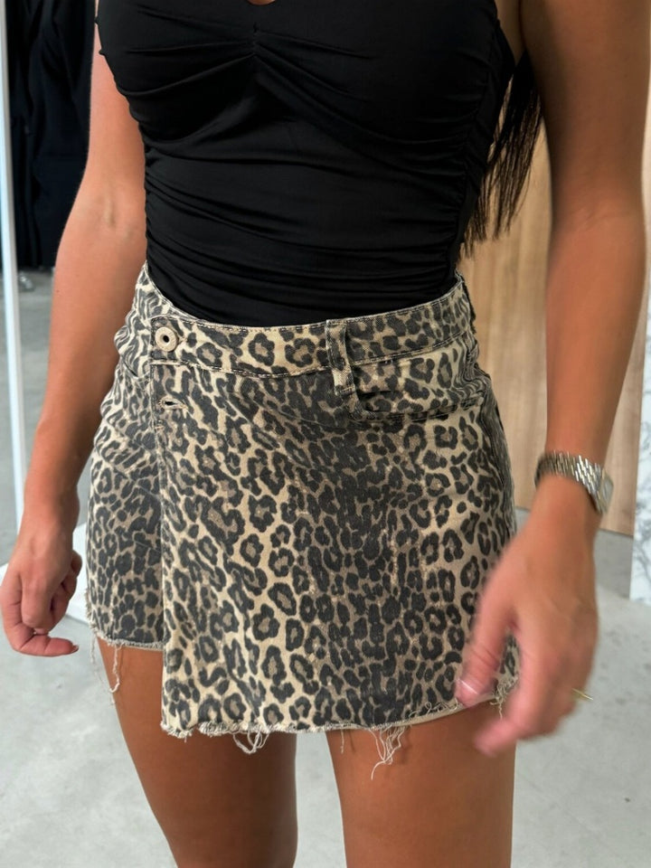 Leopard Print Frayed Hem Denim Skort