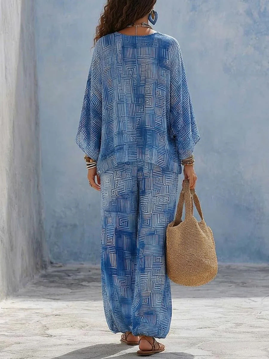 V-neck loose-fitting patterned casual two-piece set